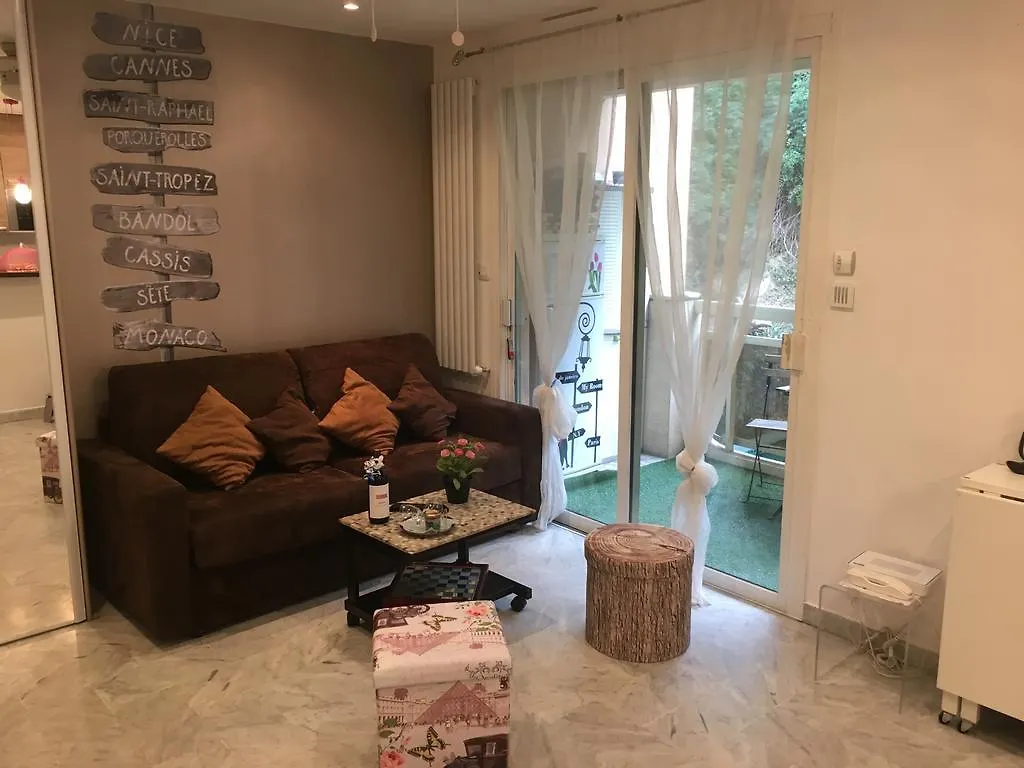 Superbe Studio In Cannes 450M Sea & Parking 0*,